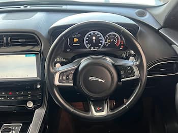 Used Jaguar F-Pace 2016 for sale - 79643552: Photo