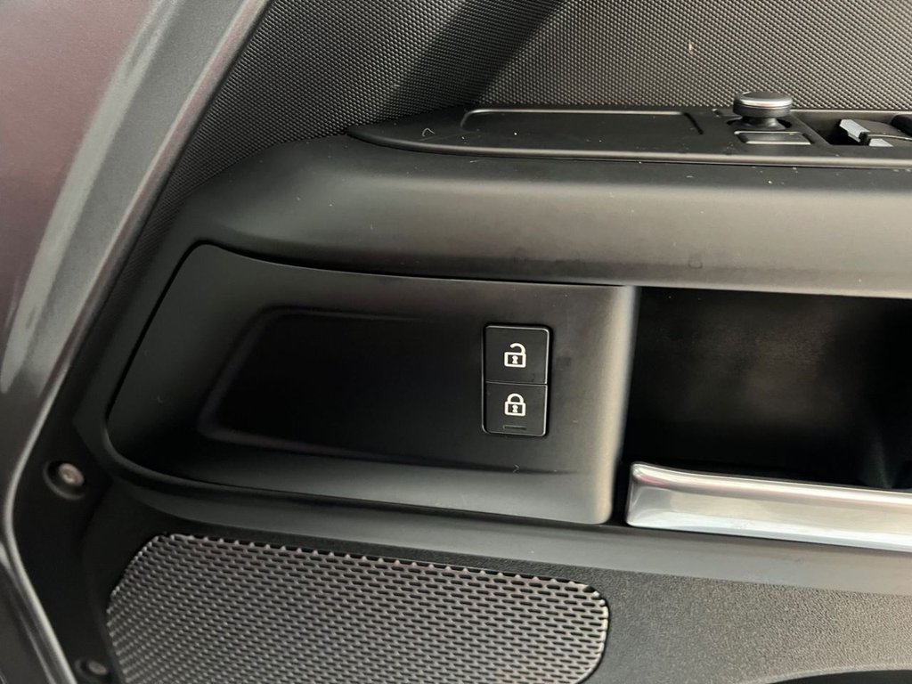 Used Land Rover Defender 2021 for sale - 77227569: Photo 30