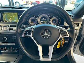 Used Mercedes-Benz E Class 2015 for sale - 79389838: Photo