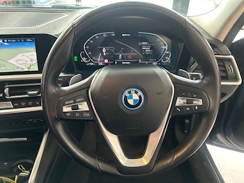 Used BMW 3 Series 2021 for sale - 77608901: Photo