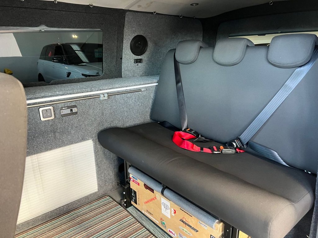 Used Volkswagen Transporter 2017 for sale - 76698526: Photo 2