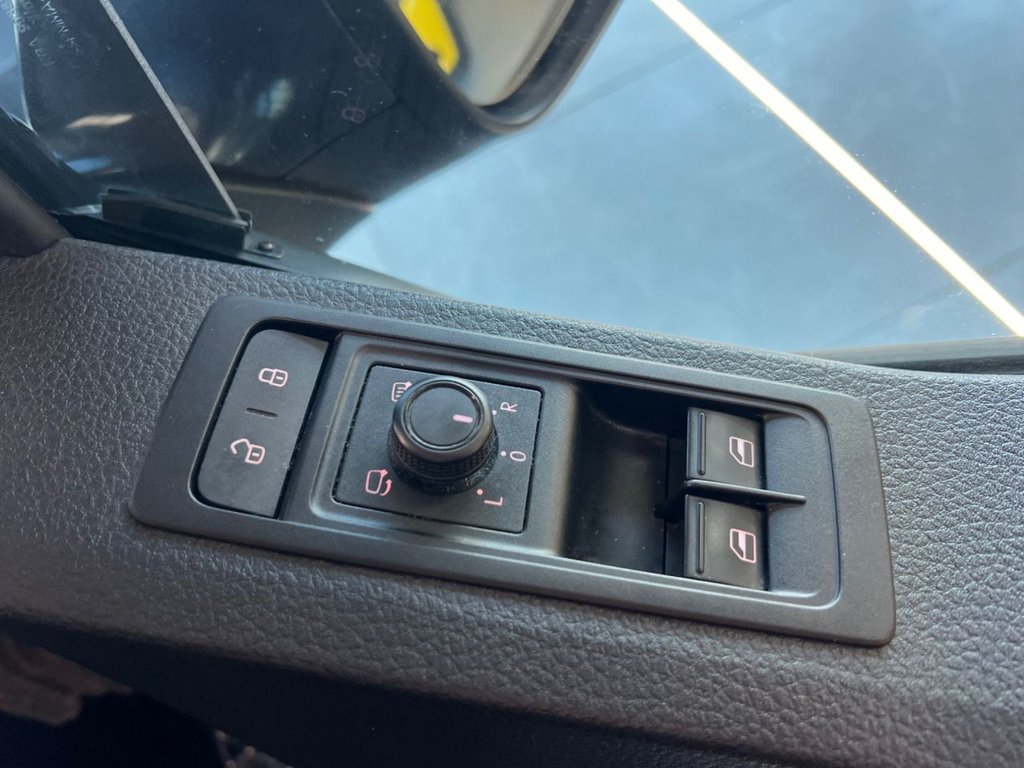 Used Volkswagen Transporter 2017 for sale - 76698526: Photo 28