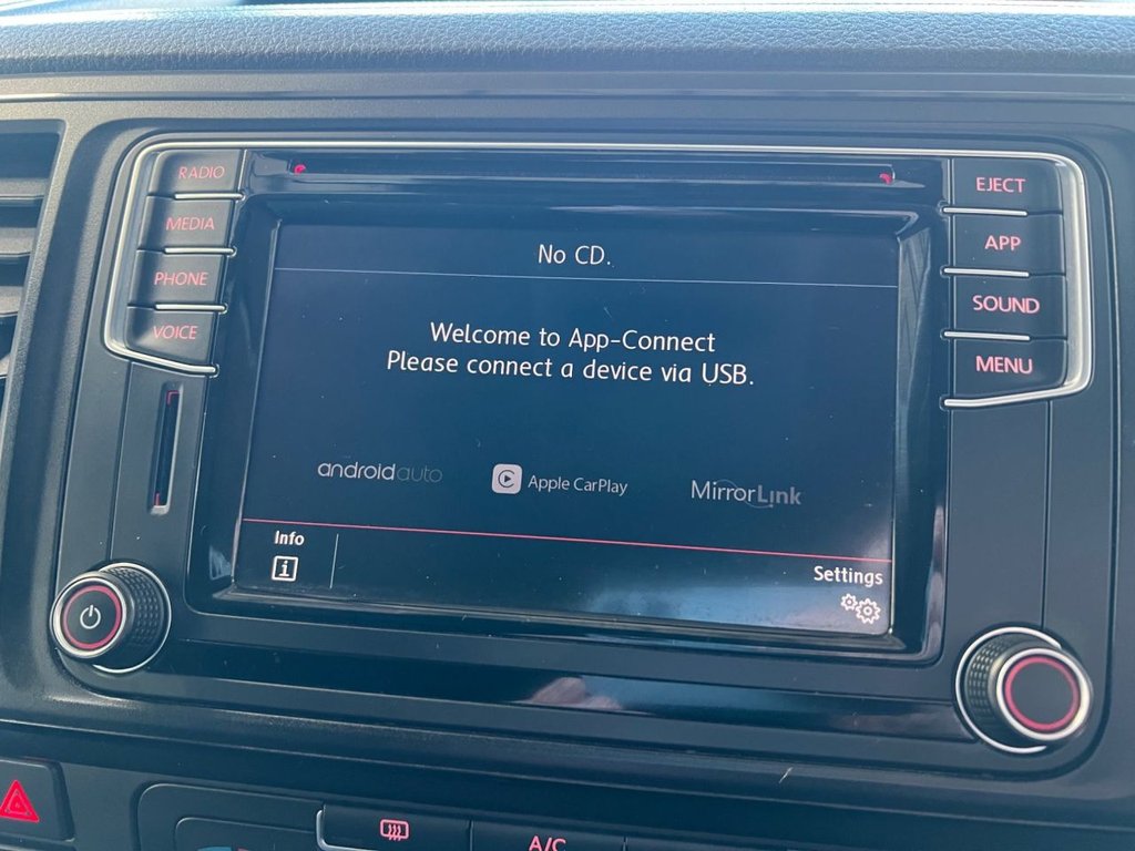 Used Volkswagen Transporter 2017 for sale - 76698526: Photo 48