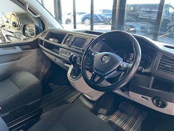 Used Volkswagen Transporter 2017 for sale - 76698526: Photo