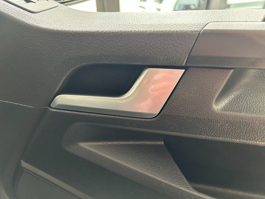 Used Volkswagen Transporter Shuttle 2018 for sale - 78044176: Photo 24