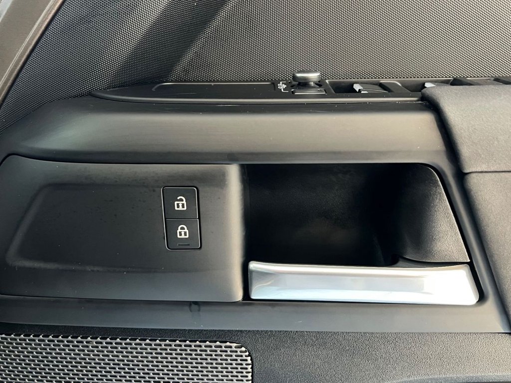 Used Land Rover Defender 2021 for sale - 78145473: Photo 29