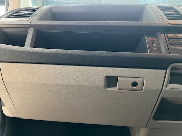 Used Volkswagen Transporter 2015 for sale - 76256354: Photo 41
