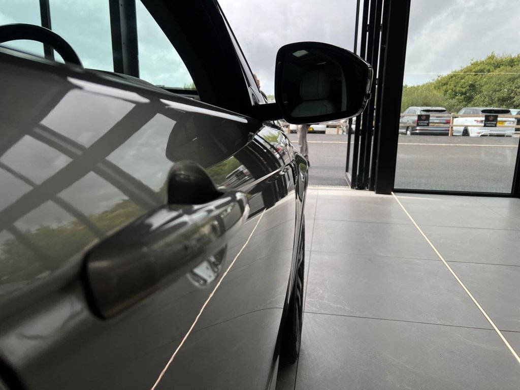 Used Land Rover Discovery Sport 2017 for sale - 75703439: Photo 17