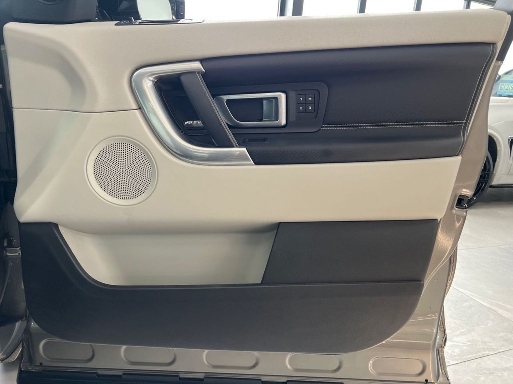 Used Land Rover Discovery Sport 2017 for sale - 75703439: Photo 31