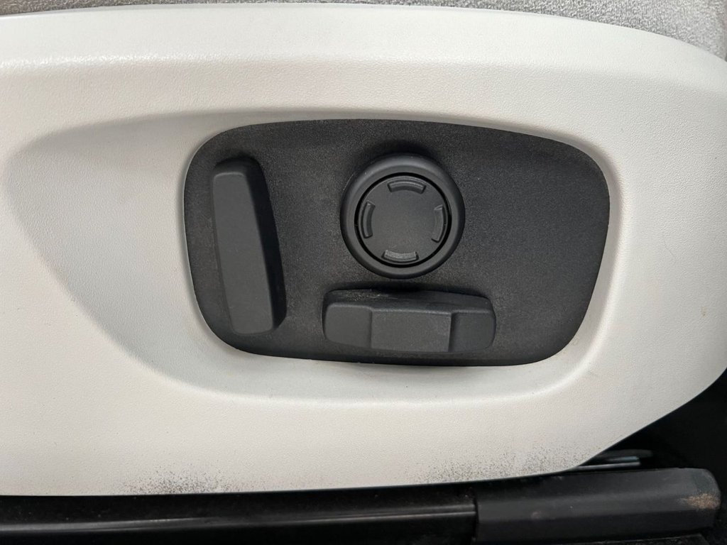 Used Land Rover Discovery Sport 2017 for sale - 75703439: Photo 32