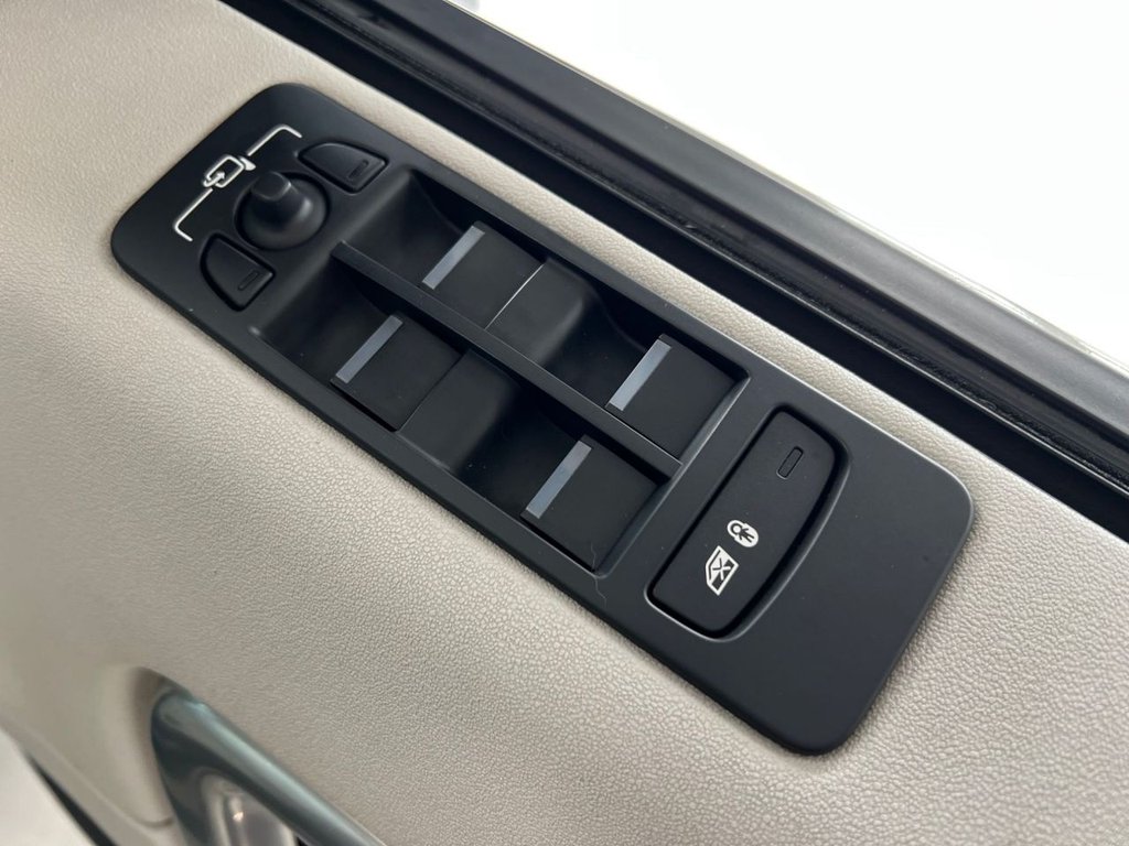 Used Land Rover Discovery Sport 2017 for sale - 75703439: Photo 34