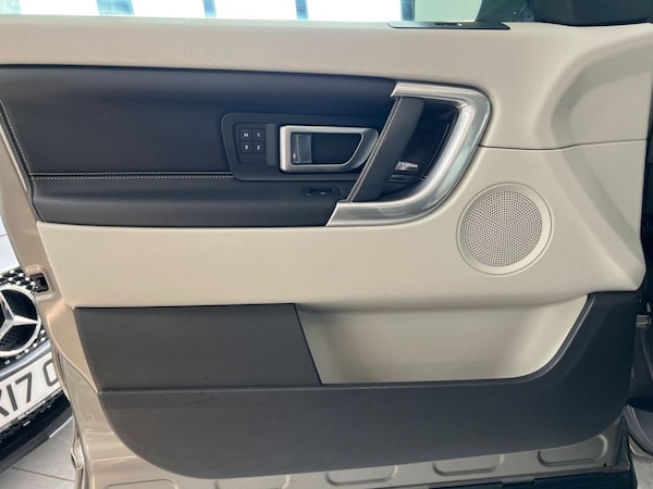 Used Land Rover Discovery Sport 2017 for sale - 75703439: Photo 41