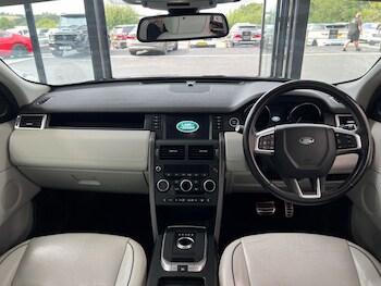 Used Land Rover Discovery Sport 2017 for sale - 75703439: Photo