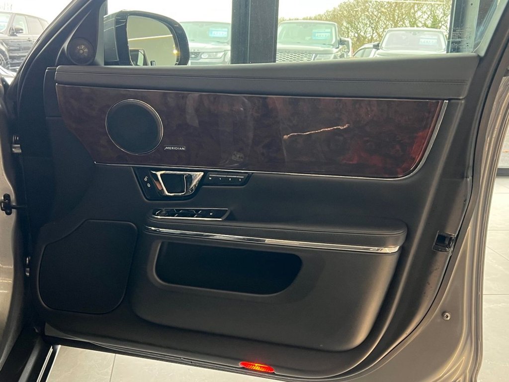 Used Jaguar XJ 2015 for sale - 77014192: Photo 28