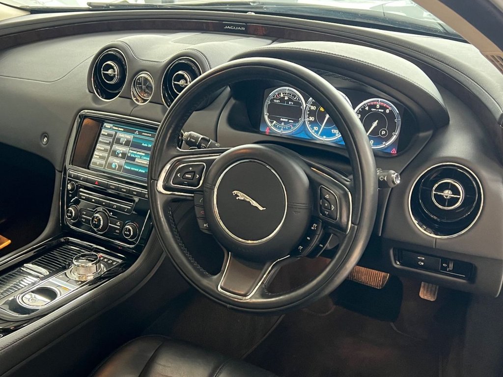 Used Jaguar XJ 2015 for sale - 77014192: Photo 3
