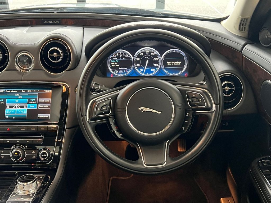 Used Jaguar XJ 2015 for sale - 77014192: Photo 4