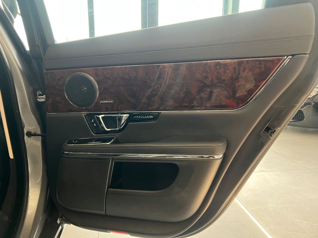 Used Jaguar XJ 2015 for sale - 77014192: Photo 44