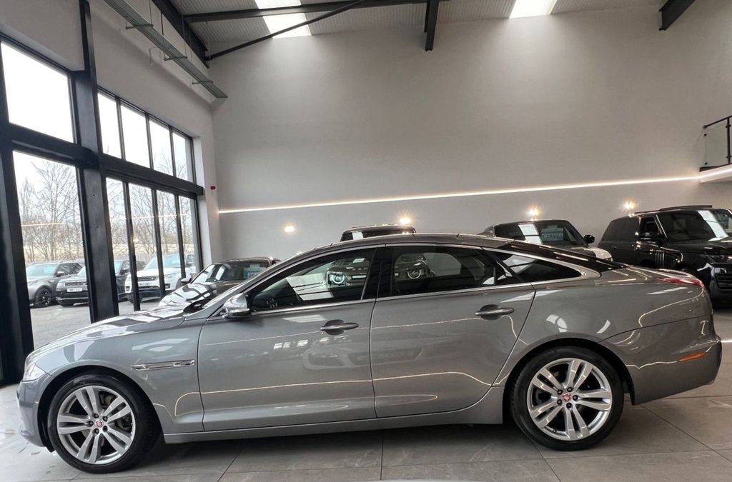 Used Jaguar XJ 2015 for sale - 77014192: Photo 6