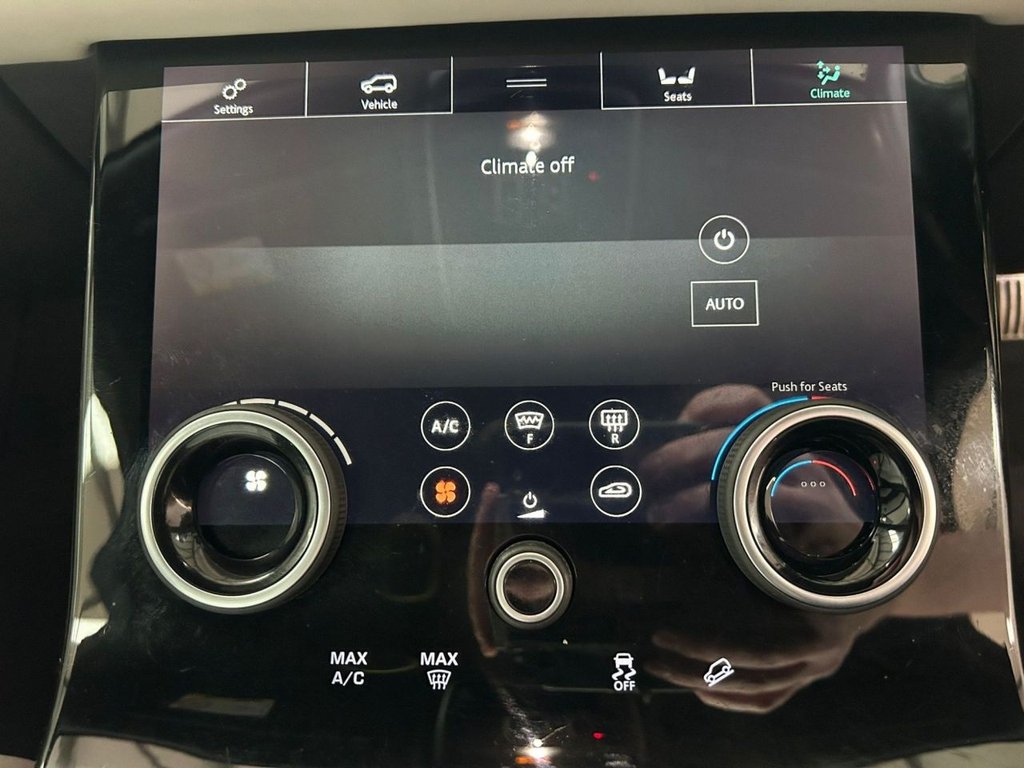 Used Land Rover Range Rover Velar 2018 for sale - 77685406: Photo 40