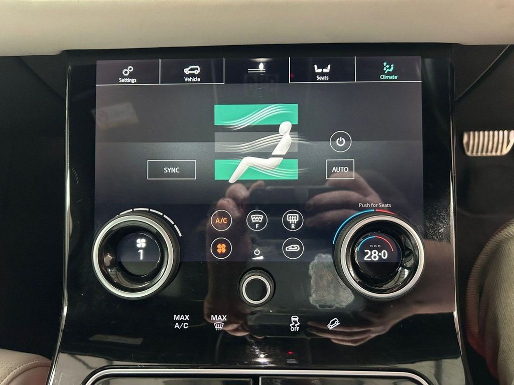 Used Land Rover Range Rover Velar 2018 for sale - 77685406: Photo 45