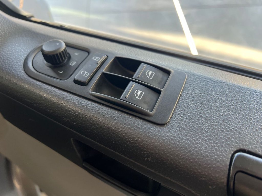 Used Volkswagen Transporter 2013 for sale - 77368877: Photo 22