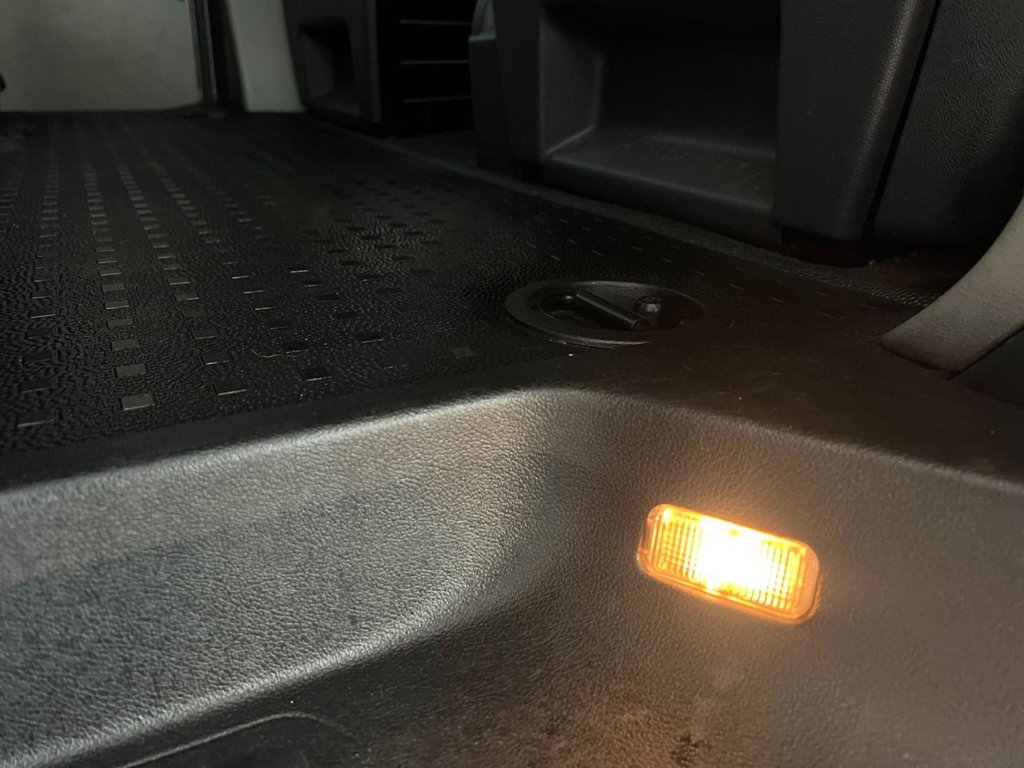 Used Volkswagen Transporter 2013 for sale - 77368877: Photo 50