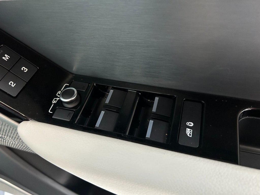 Used Land Rover Range Rover Velar 2017 for sale - 77747973: Photo 31