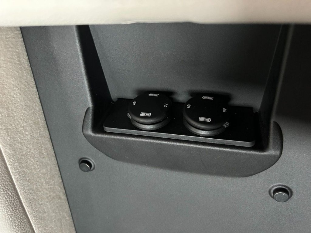 Used Land Rover Range Rover Velar 2017 for sale - 77747973: Photo 36