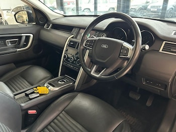 Used Land Rover Discovery Sport 2019 for sale - 78457849: Photo