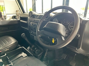Used Land Rover Defender 2017 for sale - 78645622: Photo