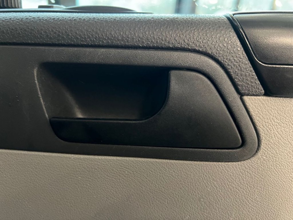 Used Volkswagen Transporter 2014 for sale - 76768151: Photo 30