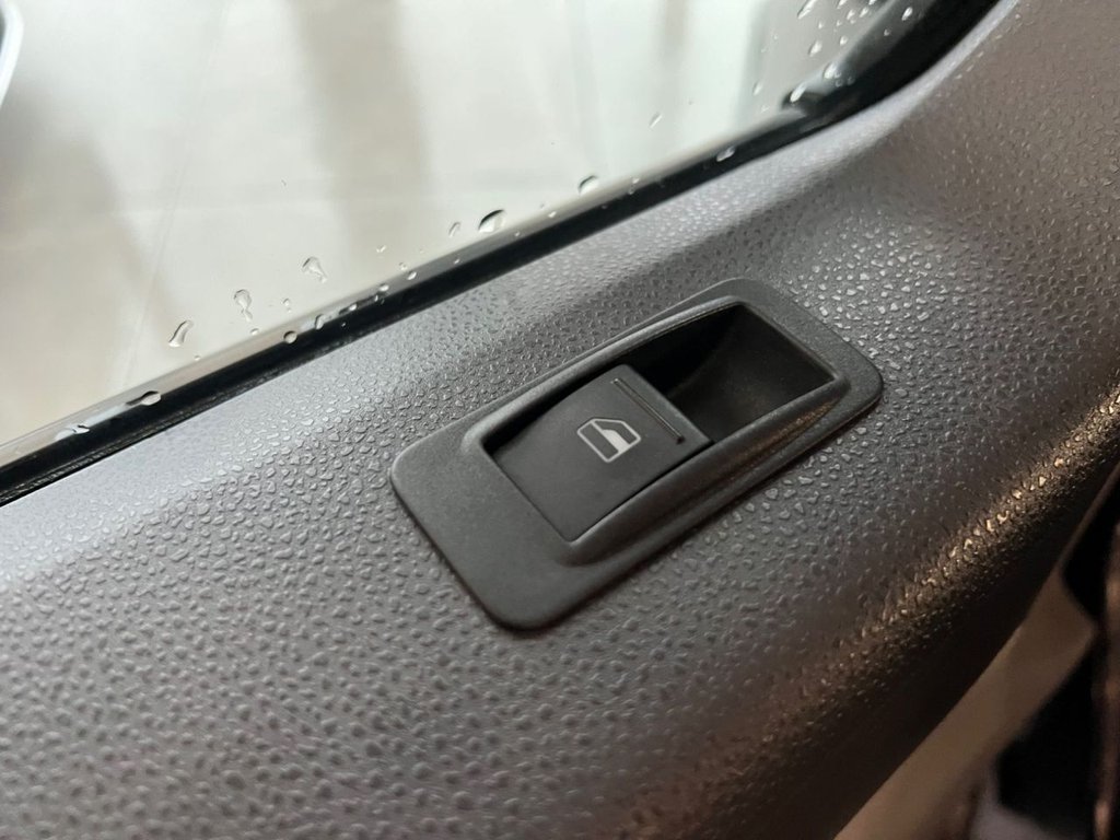 Used Volkswagen Transporter 2014 for sale - 76768151: Photo 47