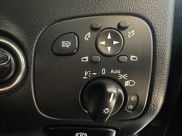 Used Mercedes-Benz CLK 2008 for sale - 73914119: Photo 35