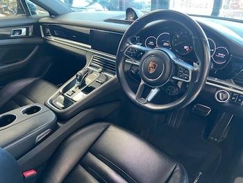 Used Porsche Panamera 2018 for sale - 76751305: Photo