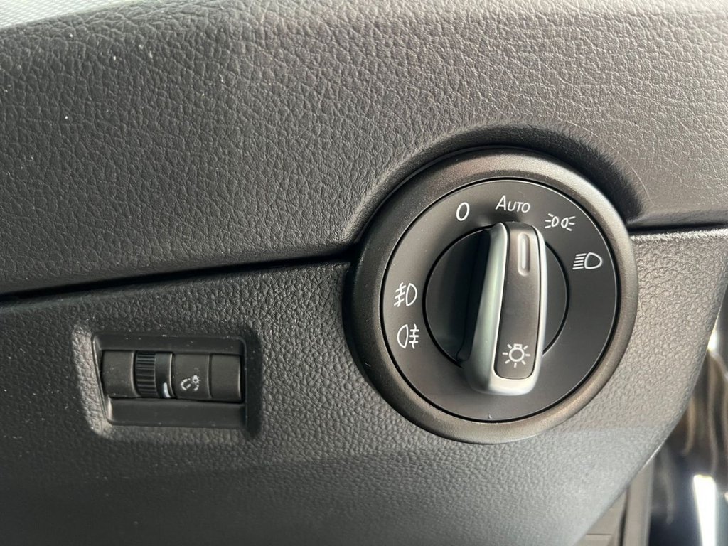 Used Volkswagen Caravelle 2017 for sale - 76386025: Photo 33