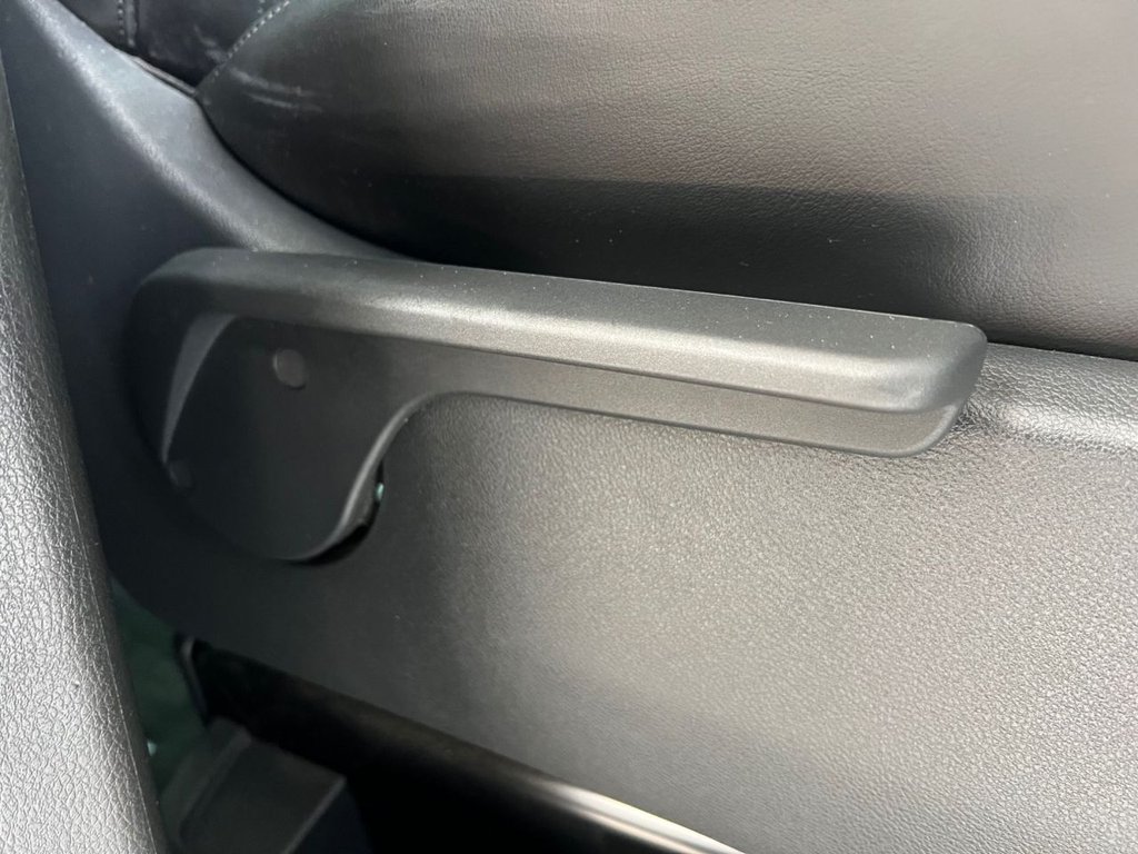 Used Volkswagen Caravelle 2017 for sale - 76386025: Photo 37