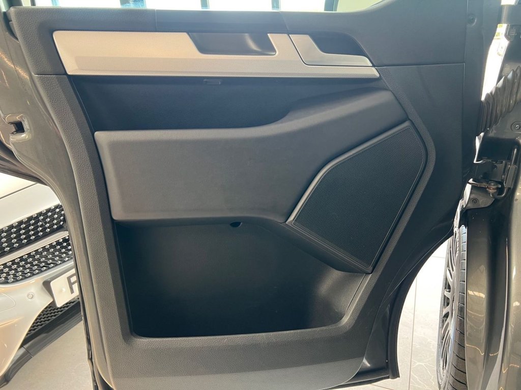 Used Volkswagen Caravelle 2017 for sale - 76386025: Photo 41