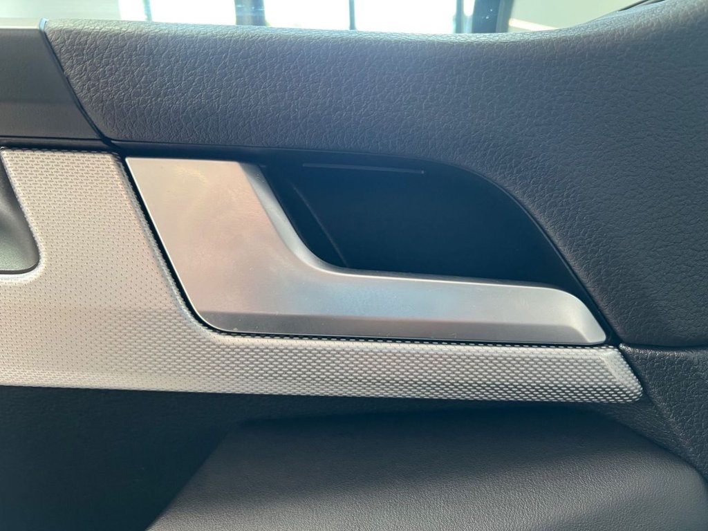 Used Volkswagen Caravelle 2017 for sale - 76386025: Photo 45