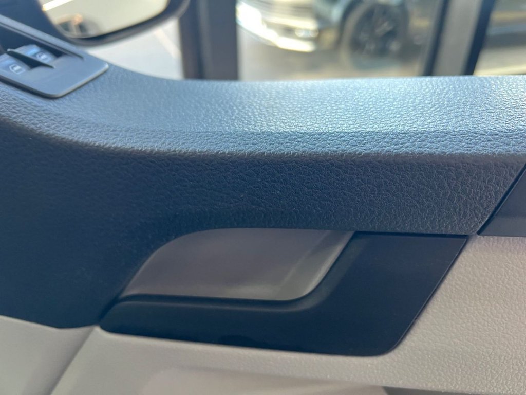 Used Volkswagen Transporter Shuttle 2018 for sale - 77133238: Photo 27