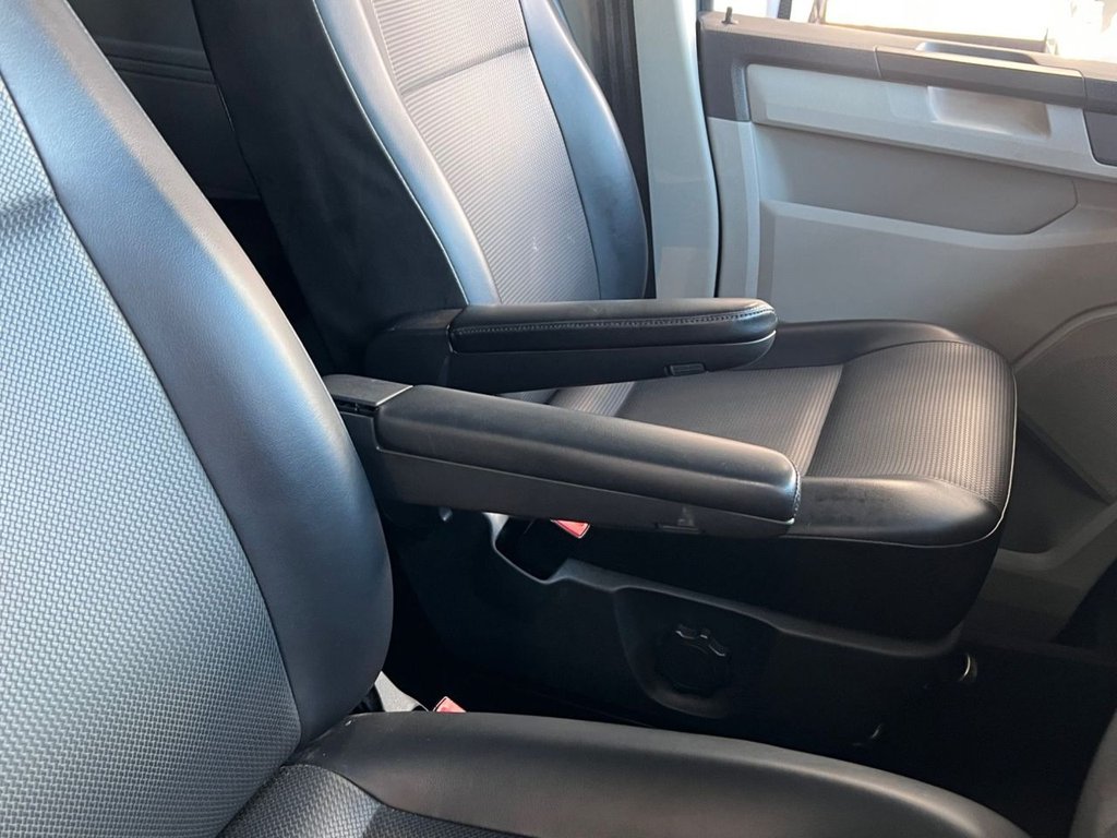 Used Volkswagen Transporter Shuttle 2018 for sale - 77133238: Photo 32