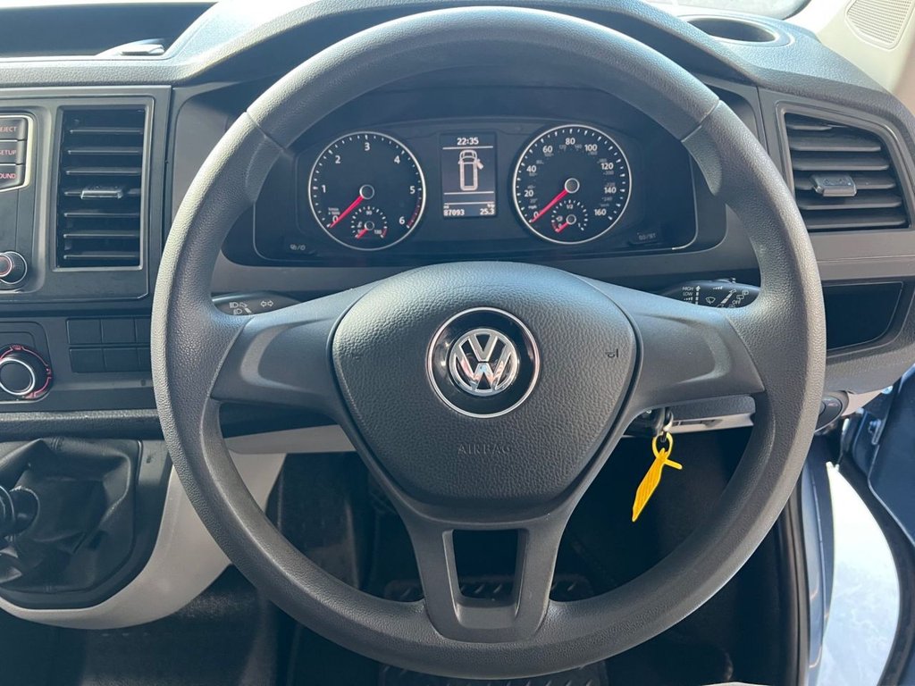 Used Volkswagen Transporter Shuttle 2018 for sale - 77133238: Photo 4