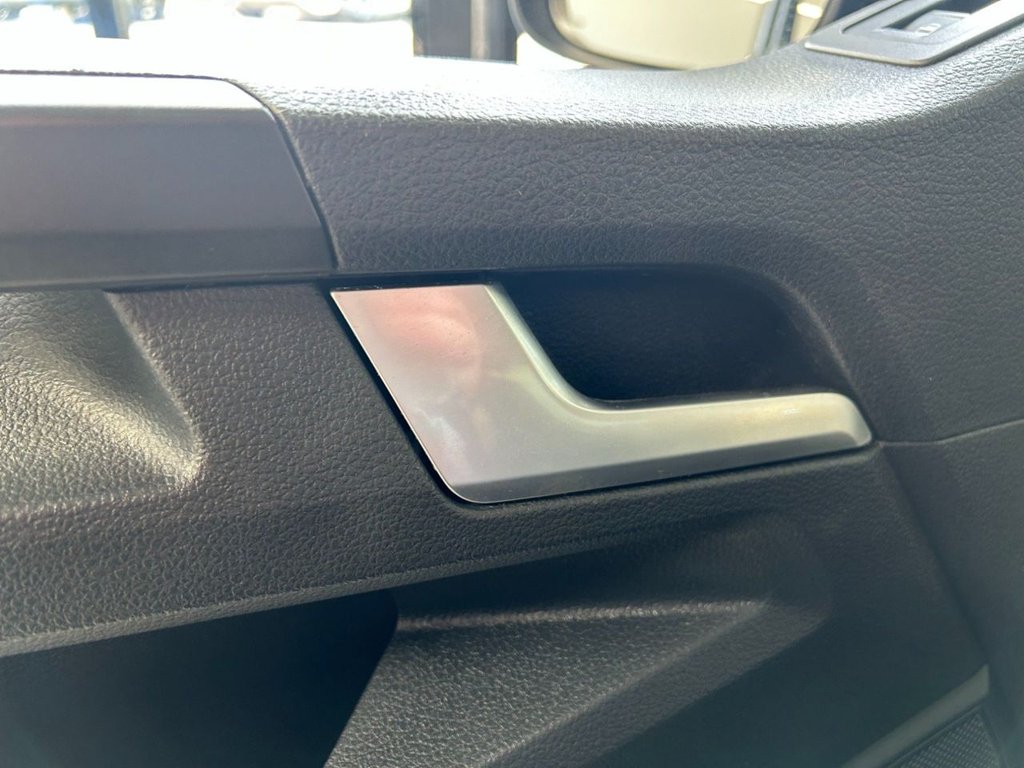 Used Volkswagen Transporter Shuttle 2016 for sale - 77990959: Photo 43