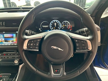 Used Jaguar XF 2016 for sale - 79466032: Photo