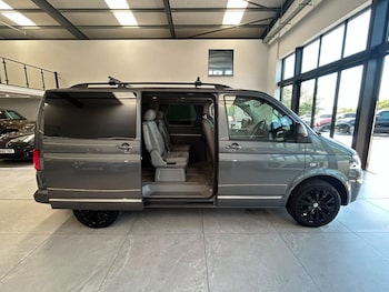 Used Volkswagen Caravelle 2015 for sale - 78737884: Photo