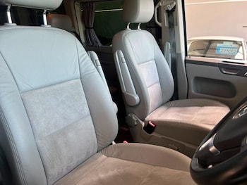 Used Volkswagen Caravelle 2015 for sale - 78737884: Photo