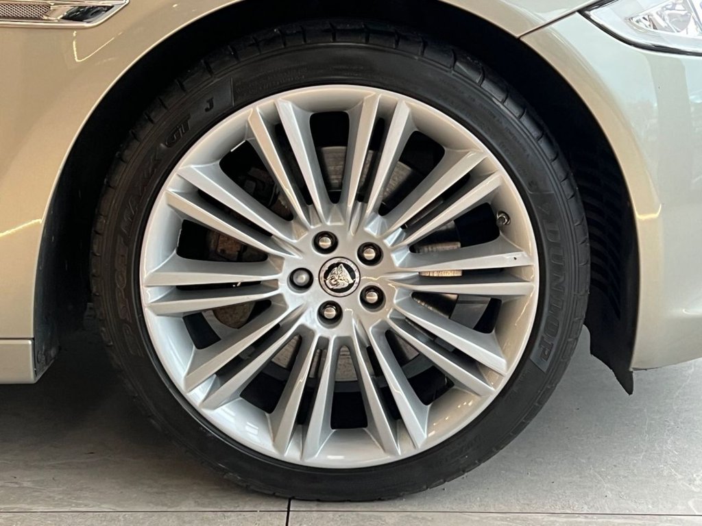 Used Jaguar XJ 2011 for sale - 77302844: Photo 10