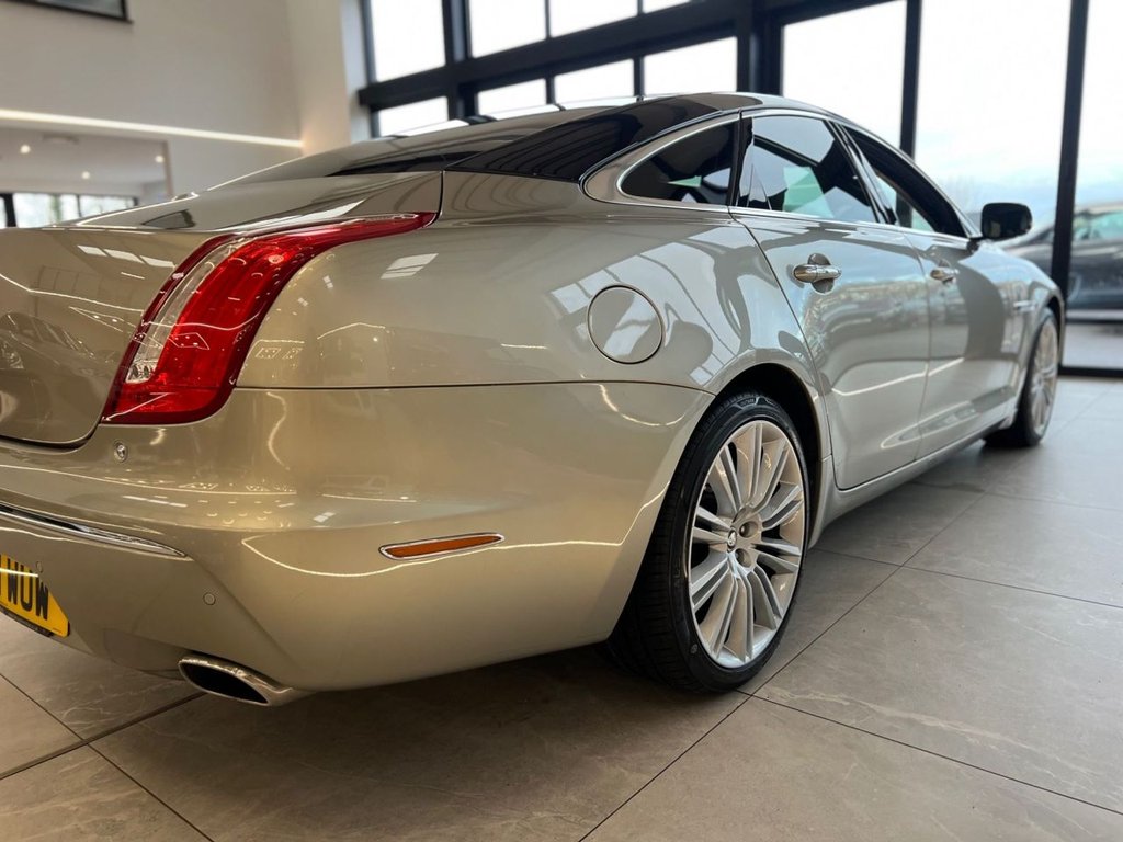 Used Jaguar XJ 2011 for sale - 77302844: Photo 11