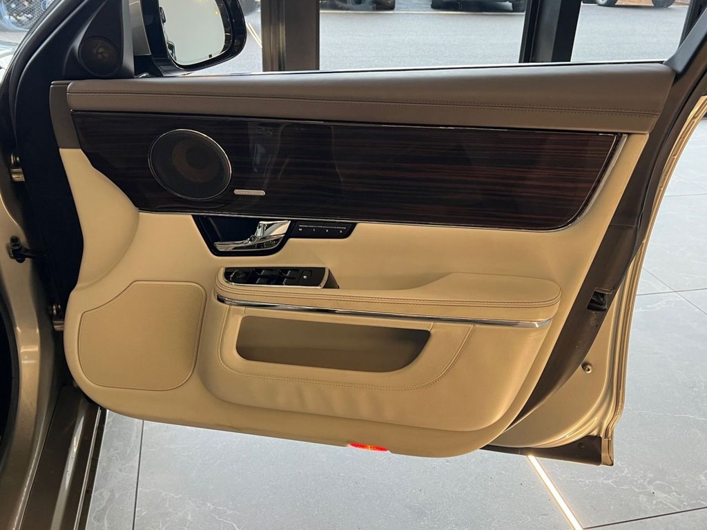 Used Jaguar XJ 2011 for sale - 77302844: Photo 28