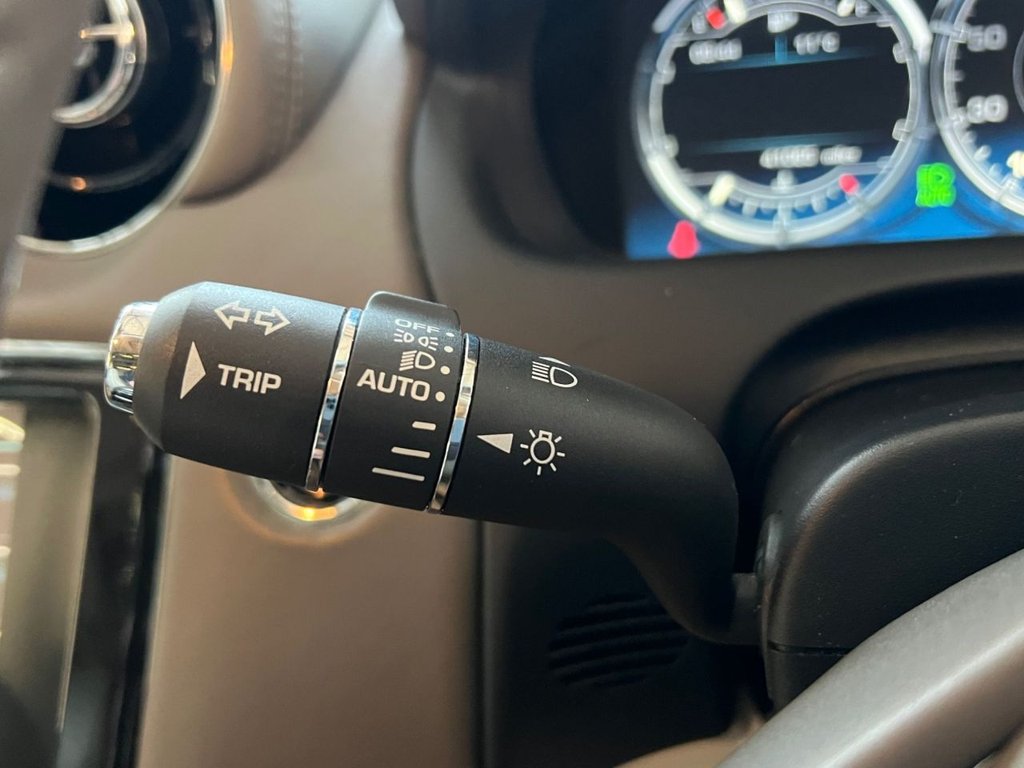 Used Jaguar XJ 2011 for sale - 77302844: Photo 36