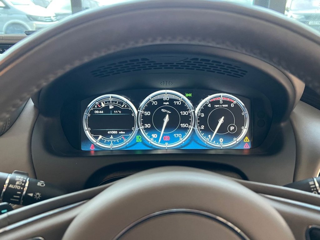 Used Jaguar XJ 2011 for sale - 77302844: Photo 38